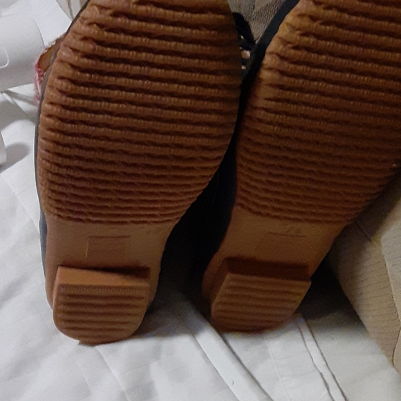 Boots - Picture 6 of 8